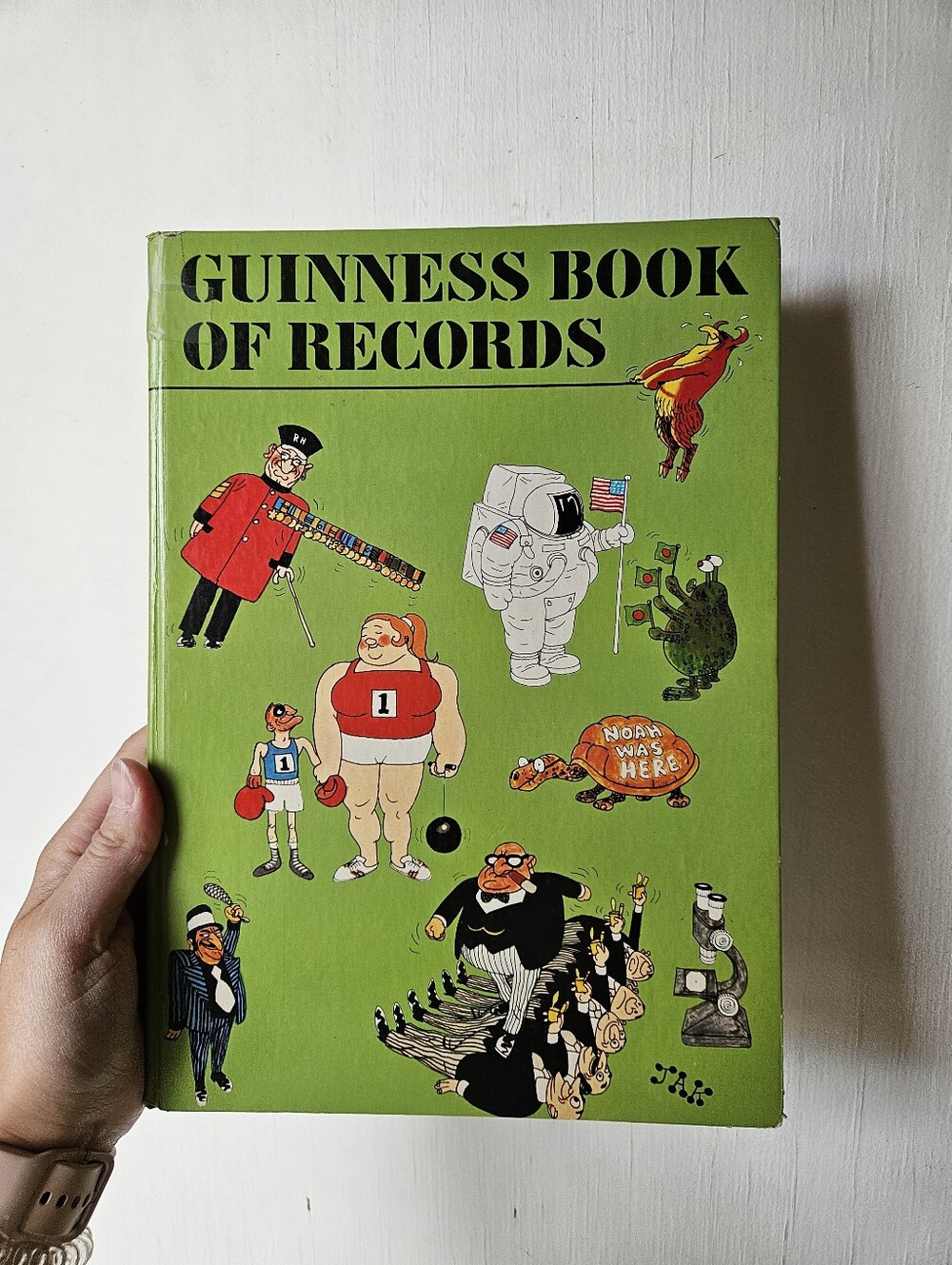 1974 Guiness Book Of Records